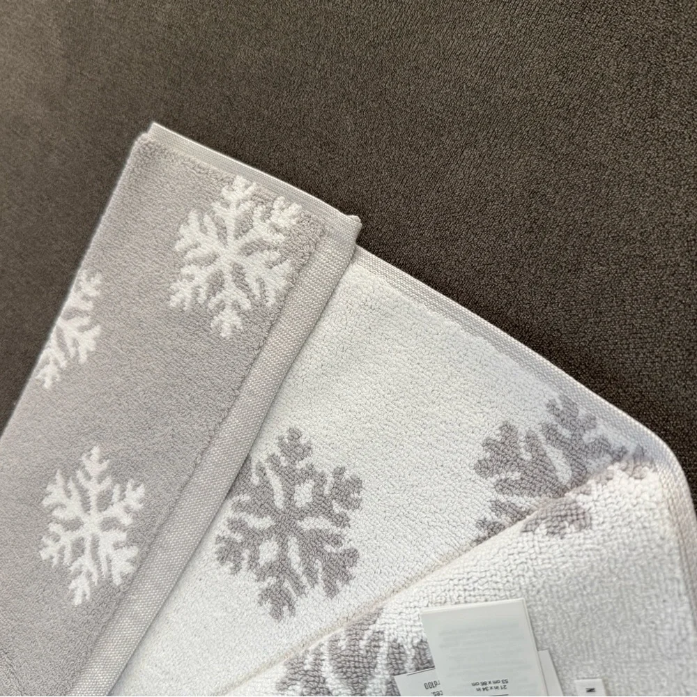 Pottery Barn Snowflake Bath Mat